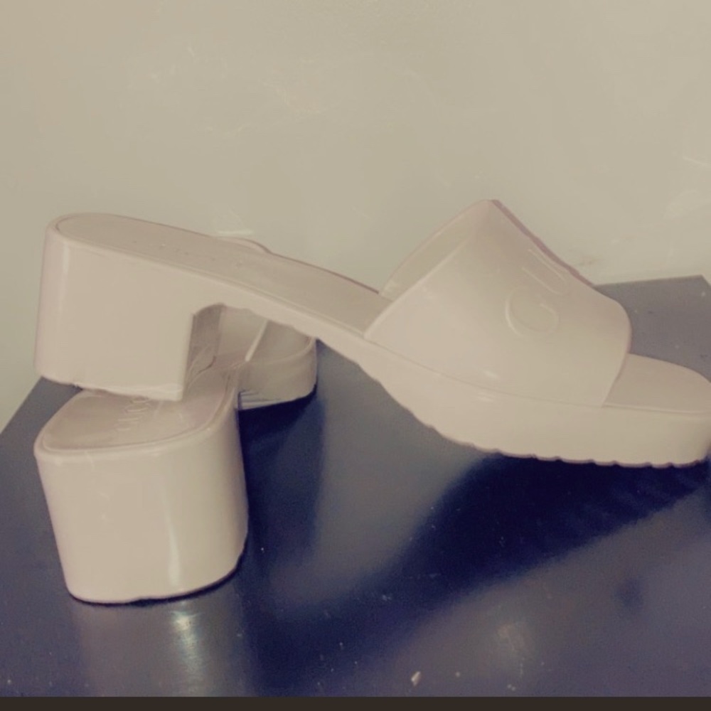 Gucci Slides 40=10 euro size.